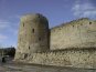Плоская башня при входе в Изборскую крепость